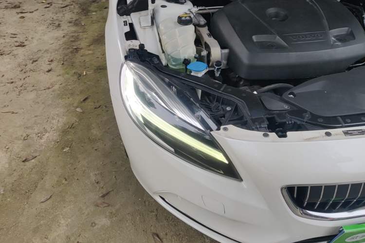 Used Volvo V40 2018 T3 Zhiya Edition Right Front Headlight