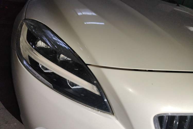 Used Volvo V40 2018 T3 Smart Edition Right Front Headlight