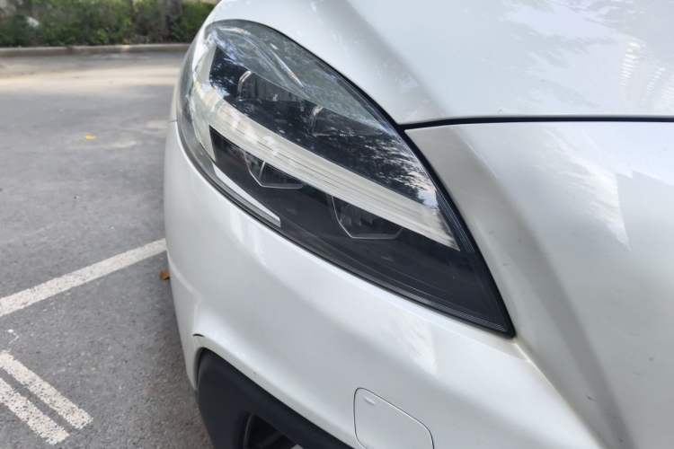 Used Volvo V40 2018 Cross Country T3 Zhiya Edition Right Front Headlight
