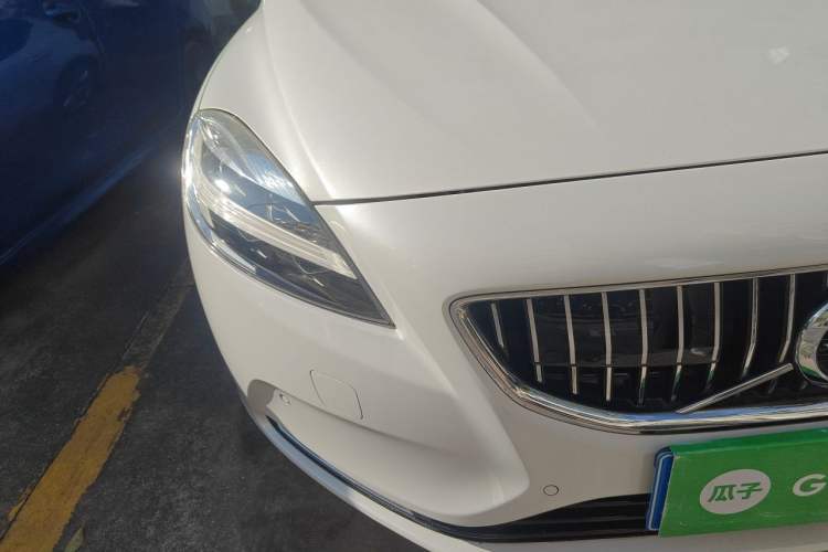 Used Volvo V40 2018 T3 Zhiya Edition Right Front Headlight