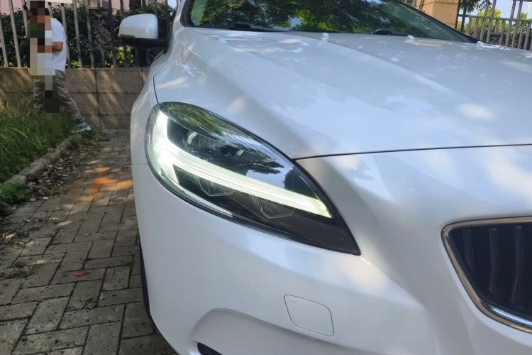 Used Volvo V40 2018 T3 Zhiyi Edition Right Front Headlight
