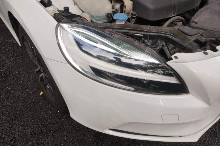 Used Volvo V40 2018 T3 Zhiyi Edition Right Front Headlight