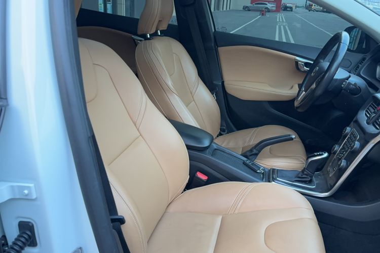Used Volvo V40 2018 T3 Zhiyi Edition Right Front Seat