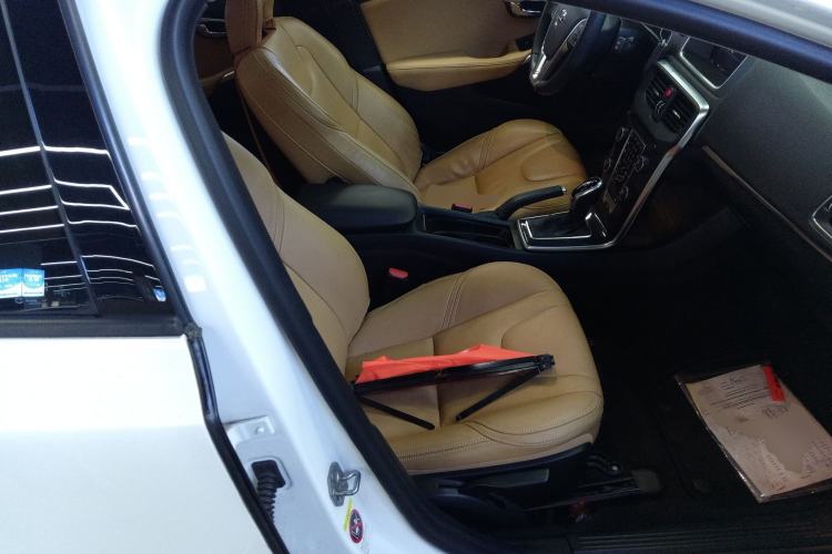 Used Volvo V40 2018 T3 Zhiyi Edition Right Front Seat