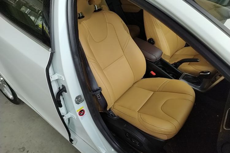 Used Volvo V40 2018 T3 Zhiya Edition Right Front Seat