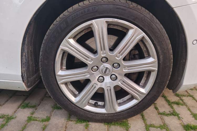 Used Volvo V40 2018 T3 Zhiya Edition Right Front Wheel Hub