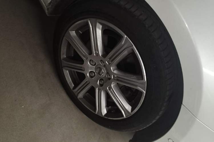 Used Volvo V40 2018 T3 Zhiya Edition Right Front Wheel Hub