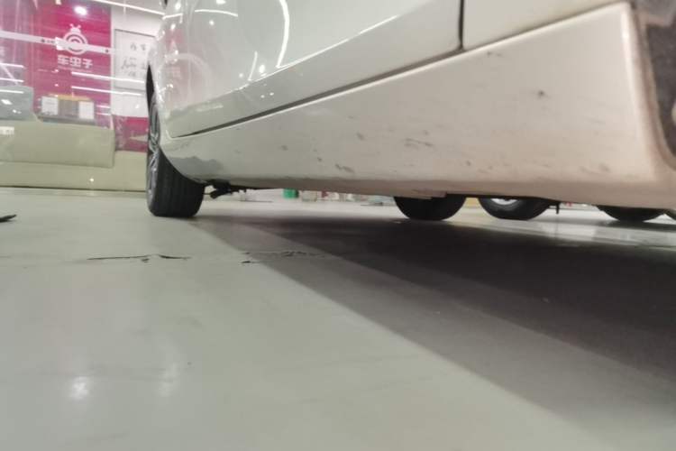 Used Volvo V40 2018 T3 Zhiyi Edition Right Side Sill