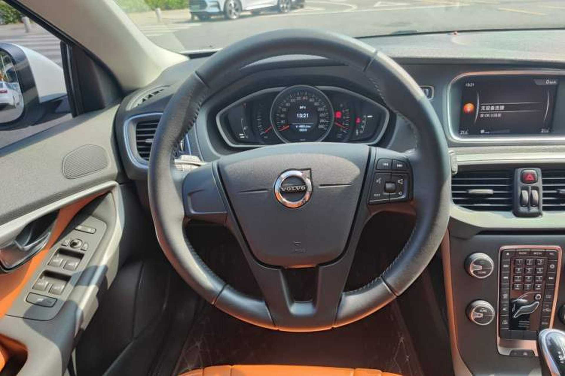 Used Volvo V40 2018 T3 Smart Edition Steering Wheel
