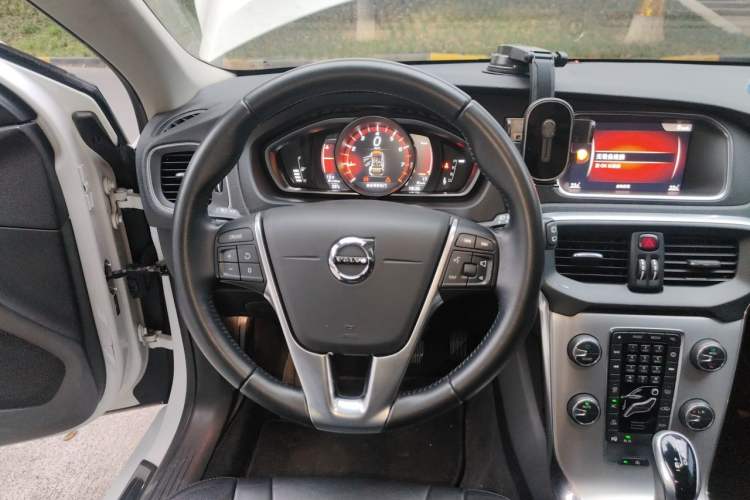 Used Volvo V40 2018 T3 Zhiya Edition Steering Wheel