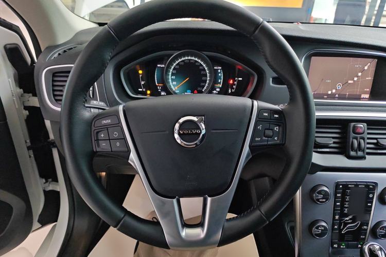 Used Volvo V40 2018 T3 Zhiya Edition Steering Wheel