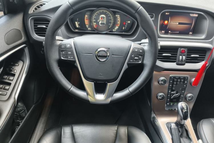 Used Volvo V40 2018 Cross Country T3 Zhiya Edition Steering Wheel