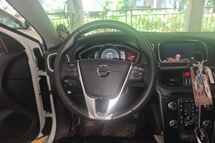 Used Volvo V40 2018 T3 Zhiyi Edition Steering Wheel