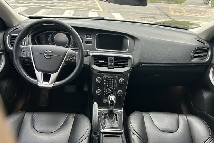 Used Volvo V40 2018 T3 Zhiyi Edition Steering Wheel