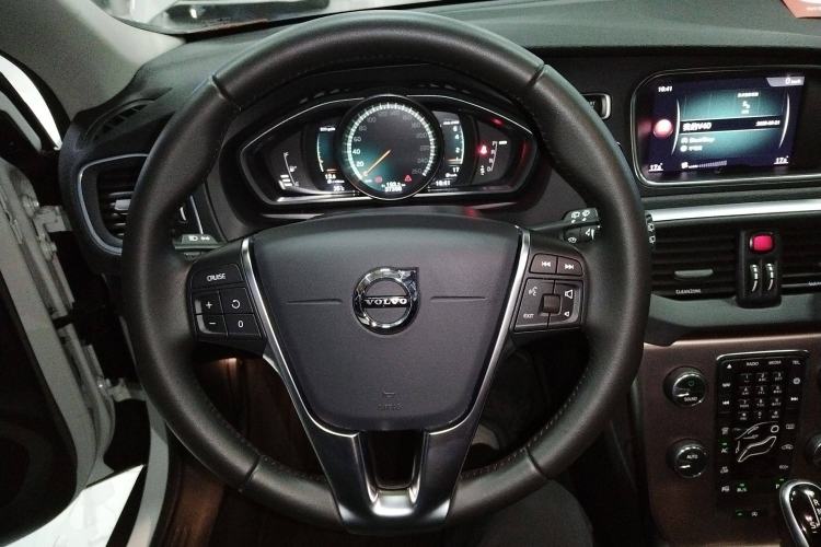 Used Volvo V40 2018 Cross Country T3 Zhiya Edition Steering Wheel