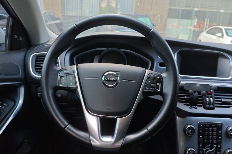 Used Volvo V40 2018 T3 Zhiya Edition Steering Wheel