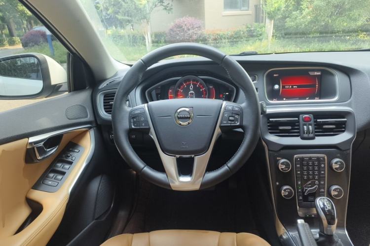Used Volvo V40 2018 T3 Zhiyi Edition Steering Wheel