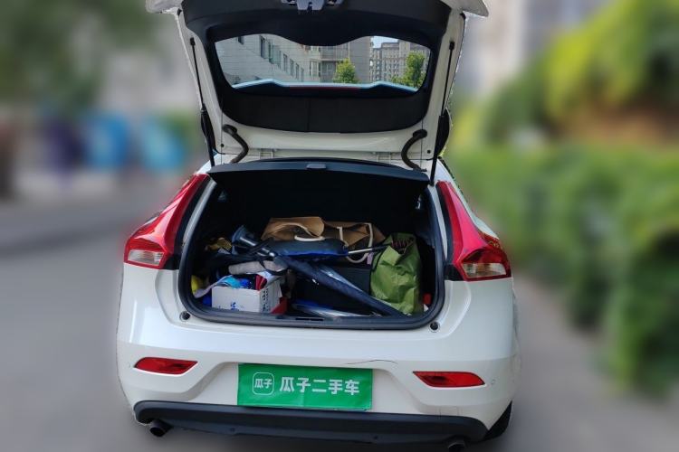 Used Volvo V40 2018 T3 Zhiya Edition Trunk