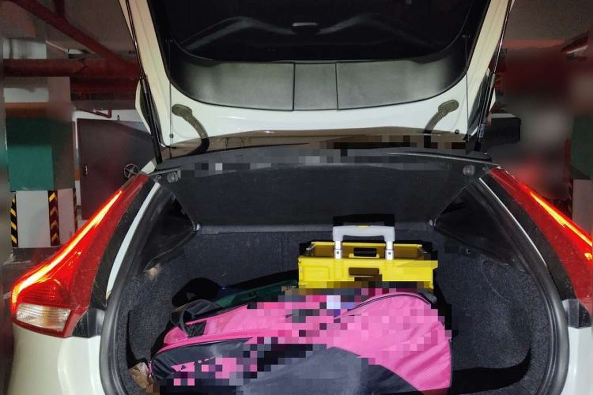 Used Volvo V40 2018 T3 Smart Edition Trunk