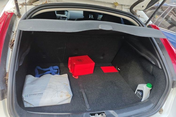 Used Volvo V40 2018 T3 Zhiya Edition Trunk