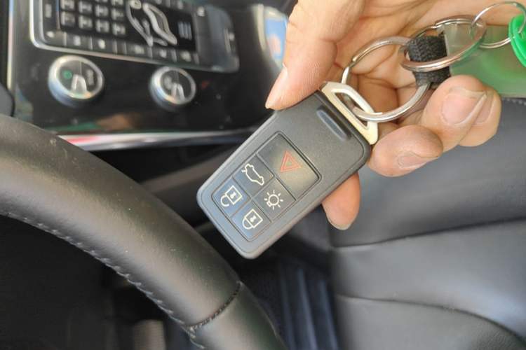 Used Volvo V40 2018 T3 Zhiyi Edition Vehicle Key