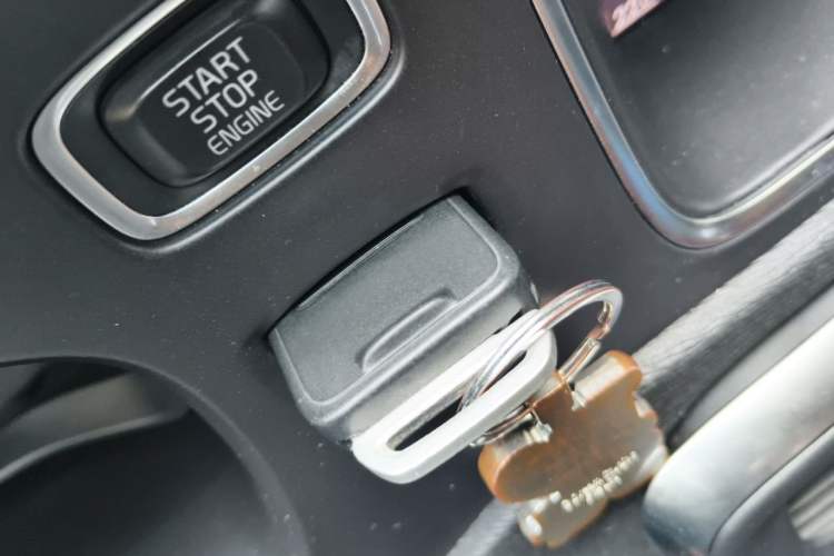 Used Volvo V40 2018 Cross Country T3 Zhiya Edition Vehicle Key