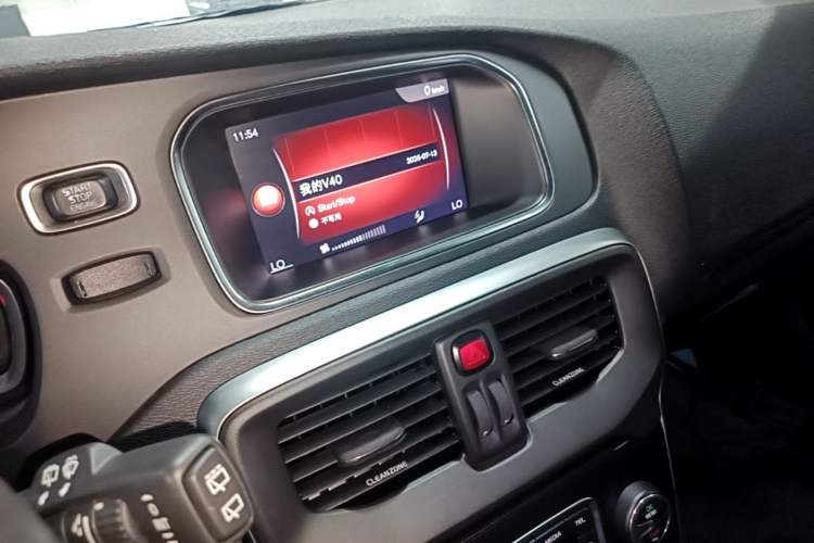 Used Volvo V40 2019 T3 Zhiyi Edition Audio And AC Panel