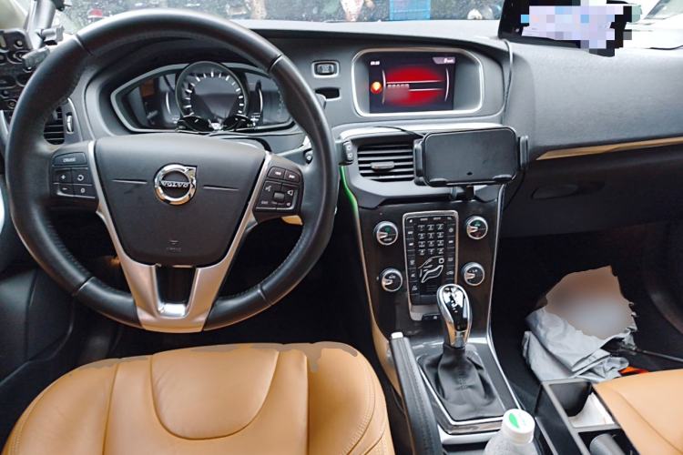 Used Volvo V40 2019 T3 Zhiyi Edition Center Console