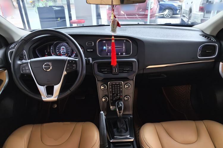 Used Volvo V40 2019 T3 Zhiyi Edition Center Console