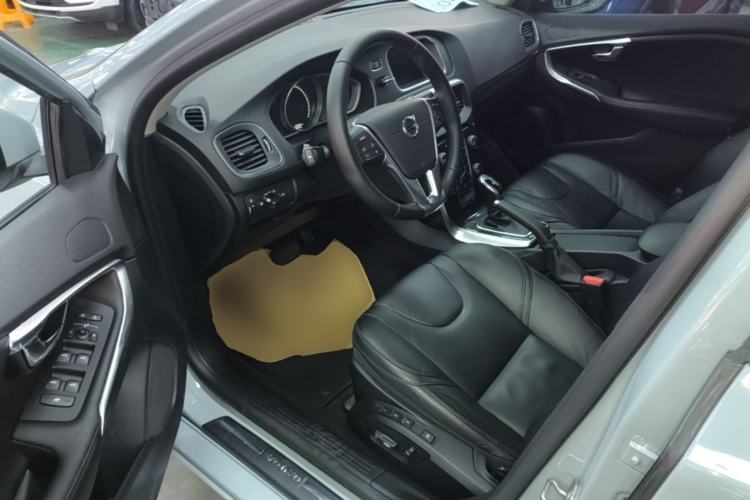 Used Volvo V40 2019 T3 Zhiyi Edition Driver Seat