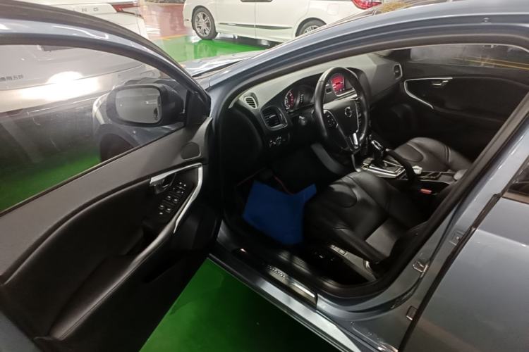 Used Volvo V40 2019 T3 Zhiyi Edition Driver Seat