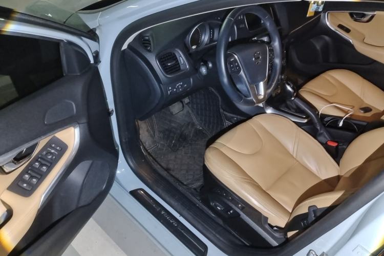Used Volvo V40 2019 T3 Zhiyi Edition Driver Seat