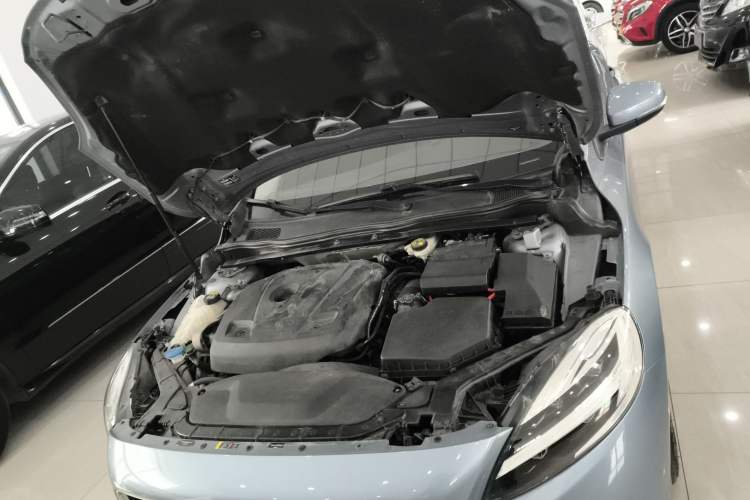 Used Volvo V40 2019 T3 Zhiyi Edition Engine Bay