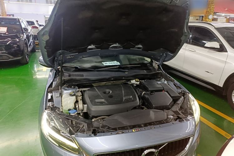 Used Volvo V40 2019 T3 Zhiyi Edition Engine Bay