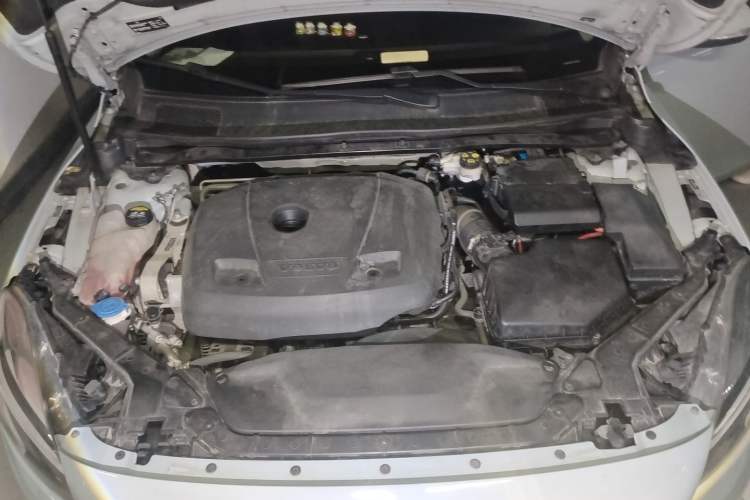 Used Volvo V40 2019 T3 Zhiyi Edition Engine Bay