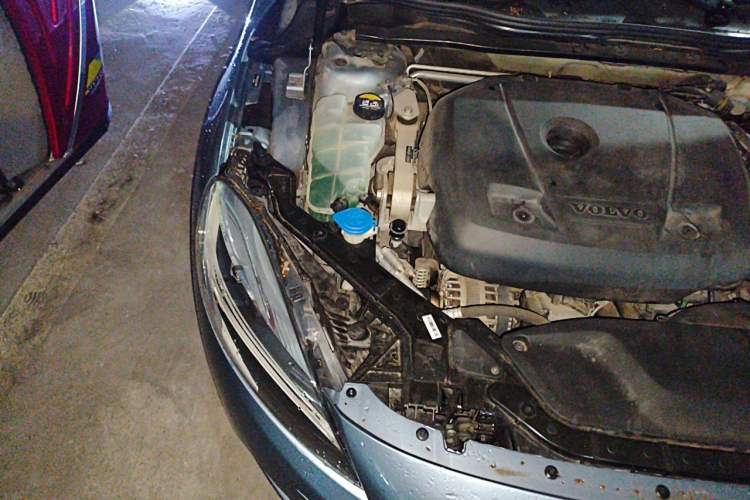 Used Volvo V40 2019 T3 Zhiyi Edition Engine Bay Right