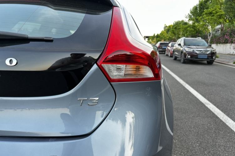 Used Volvo V40 2019 T3 Zhiyi Edition Exterior 1