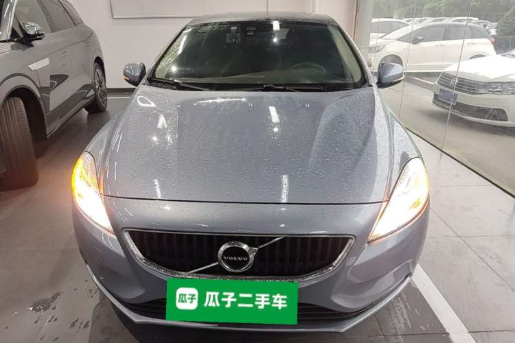 Used Volvo V40 2019 T3 Zhiyi Edition Front