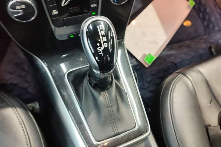 Used Volvo V40 2019 T3 Zhiyi Edition Gear Lever