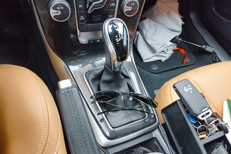Used Volvo V40 2019 T3 Zhiyi Edition Gear Lever