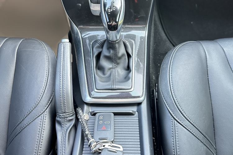 Used Volvo V40 2019 T3 Zhiyi Edition Gear Lever