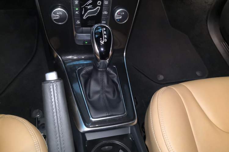 Used Volvo V40 2019 T3 Zhiyi Edition Gear Lever
