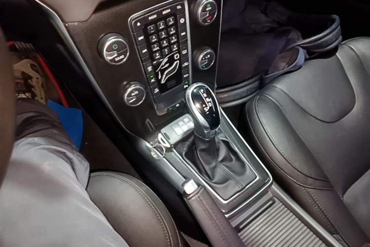 Used Volvo V40 2019 T3 Zhiyi Edition Gear Lever