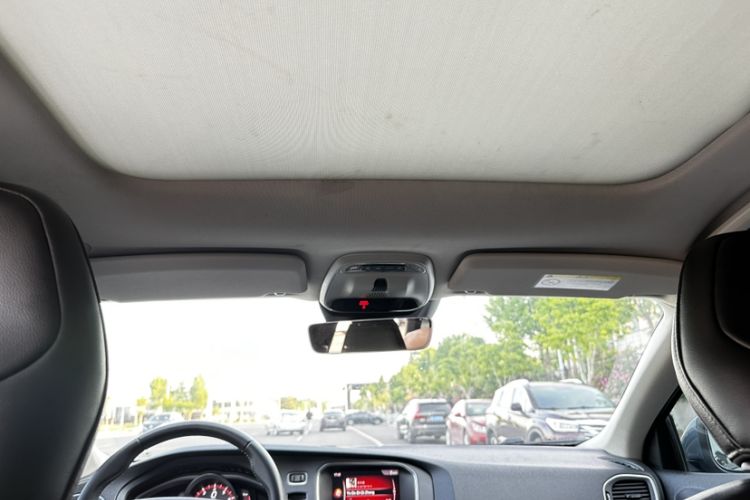 Used Volvo V40 2019 T3 Zhiyi Edition Headliner
