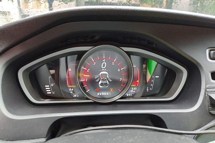 Used Volvo V40 2019 T3 Zhiyi Edition Instrument Cluster