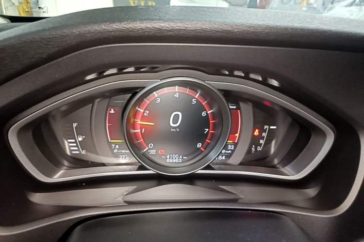 Used Volvo V40 2019 T3 Zhiyi Edition Instrument Cluster
