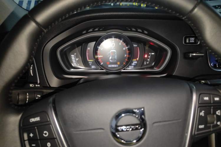 Used Volvo V40 2019 T3 Zhiyi Edition Instrument Cluster