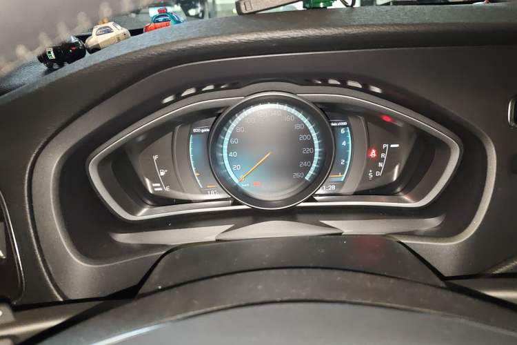 Used Volvo V40 2019 T3 Zhiyi Edition Instrument Cluster