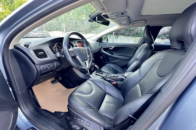 Used Volvo V40 2019 T3 Zhiyi Edition Interior 3