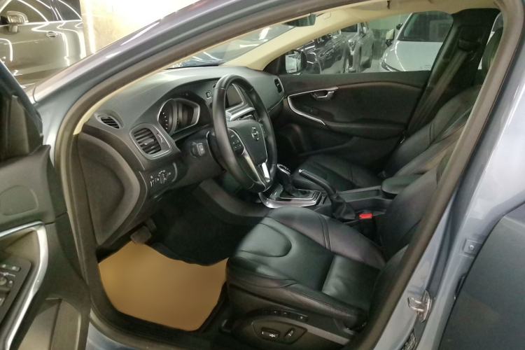 Used Volvo V40 2019 T3 Zhiyi Edition Interior 3